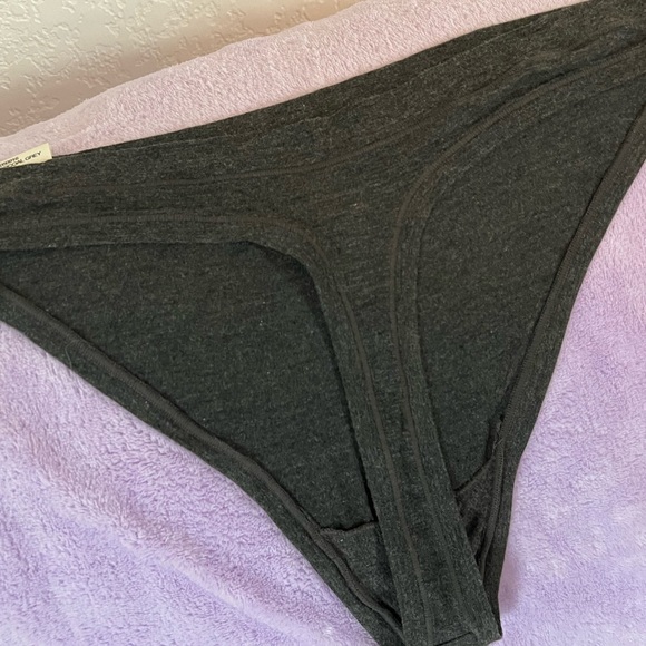 *** NWT *** 4 Pairs XXL Thongs - Picture 10 of 10